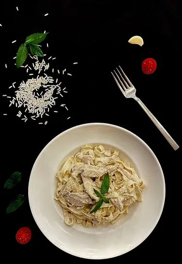Tavuklu Kremalı Fettuccini
